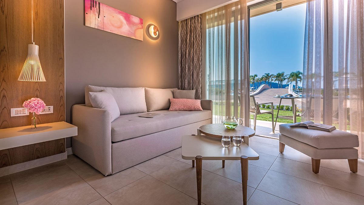 Junior Suite Pool Front Sea View 